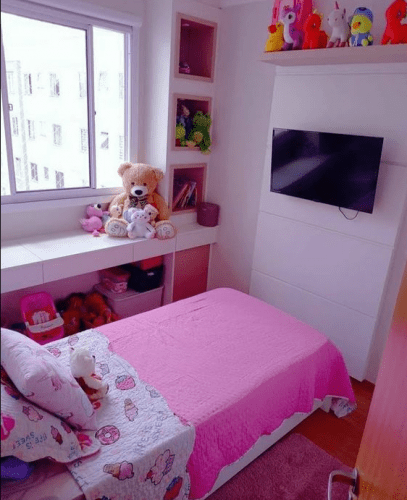 Cómo decorar dormitorios pequeños.  Aprovecha ese espacio vacío en tu dormitorio, lo puedes utilizar de manera práctica.