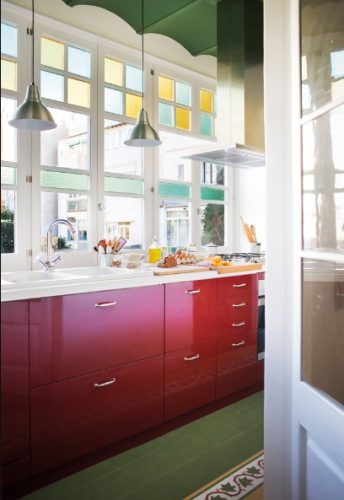 Cómo elegir colores para pintar una cocina pequeña y sencilla.   Hola amigas y amigos de blogdemary.com hoy les comparto preciosas ideas para decorar y pintar la cocina