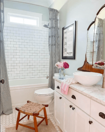 Cómo limpiar las juntas de azulejos y el cristal del baño