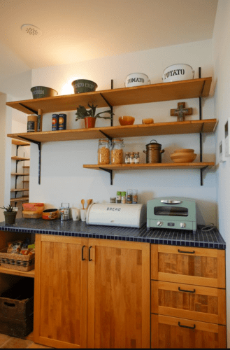 50 ideas para organizar cocinas sencillas con repisas abiertas 