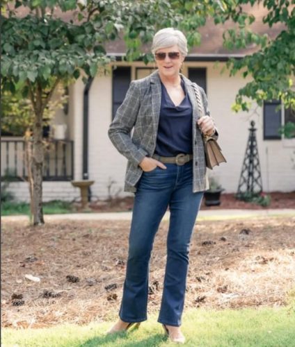 Beth Djalali sus Últimos Outfits a los 64 Años